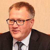 Смешная экономия Минфина. Ашераденс рассмеялся над экономией в 11 000 евро
