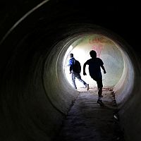 Готовимся к массовой эвакуации: где примут беженцев из Латвии в час Х