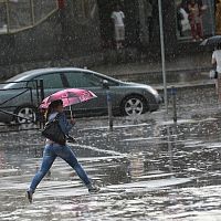 Грозовые ливни по всей стране: погода в пятницу