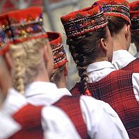 Мужчин так мало, что женщины вынуждены нанимать «мужа на час»: ужасы про Латвию от NYP