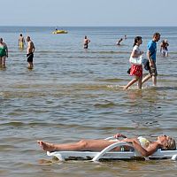 Вода потеплела даже в море: где сегодня в Риге купаться?