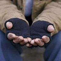 Дети-попрошайки в магазинах: признак всеобщей нищеты? Мнение рижан