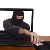 Оставить без квартиры и денег: телефонные мошенники в Латвии становятся все более бесстыдными