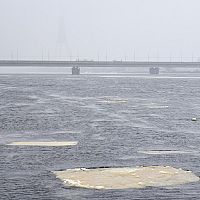 Трагедия на Островном мосту. Женщина спрыгнула и погибла