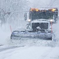 Из-за метели движение в Латвии затруднено по всем дорогам; где ситуация хуже всего?