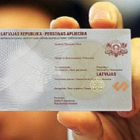 Около 400 тысяч владельцев ID-карт могут лишиться электронной подписи: что случилось?