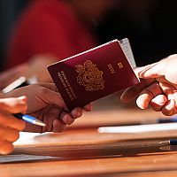 Кто это? Людей с двойным гражданством Латвии и РФ стало в 4 раза больше