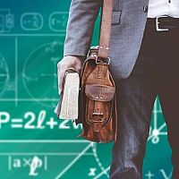 Всё чаще латвийские родители вынуждены нанимать частных учителей: но почему?