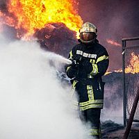 «Со времён службы в армии такого не видел»: дом Сергея сгорел из-за соседей «Со времён службы в армии такого не видел»: дом Сергея сгорел из-за соседей