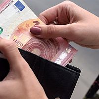 Слишком высокие налоги для бедных: рекомендации Латвии от международных экспертов