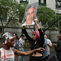 Бывший следователь Интерпола: как вербовали эскортниц для Эпштейна в Латвии Бывший следователь Интерпола: как вербовали эскортниц для Эпштейна в Латвии