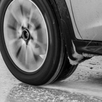 Переобулись? Сегодня латвийские автомобилисты окончательно переходят на зимнюю резину