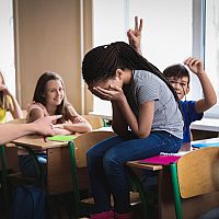 «Мою дочь в классе зовут бомжихой»: за что на ребёнка так ополчились одноклассники «Мою дочь в классе зовут бомжихой»: за что на ребёнка так ополчились одноклассники