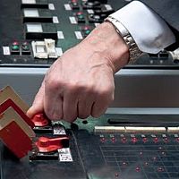 Даёшь атомную бомбу! Йошка Фишер, закрывший немецкие АЭС, хочет «вернуть всё взад»