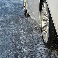 Вы уже «переобулись»? Езда зимой на летних шинах крайне опасна