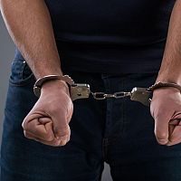 Конкурировал с мафией? Гражданин Латвии задержан в Италии за подделку документов и за наркотики