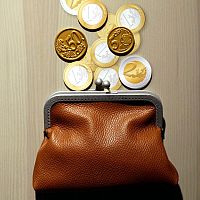 Разрешат ли досрочно снимать со счёта накопления 2-го пенсионного уровня? Экономисты против