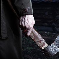 Санта-Клаус с топором: старика обвиняют в покушении на убийство в Рождество