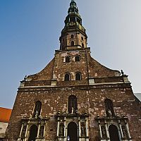 Впервые за многие десятилетия: часы на Башне Петра показывают точное время Впервые за многие десятилетия: часы на Башне Петра показывают точное время