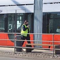 «Споткнулась и упала»: первоклассница попала под трамвай возле школы «Споткнулась и упала»: первоклассница попала под трамвай возле школы