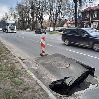 Осторожно! Сезон ям в разгаре! В среднем в яму «влетают» на 660 евро