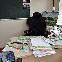 «Как-то подозрительно!» Педагог не был в школе с сентября, родители возмущаются