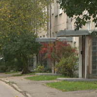 Тяжелобольная женщина терроризирует жителей Пурвциемса: и что им делать?