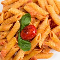 А могла бы и проглотить: странная находка в тарелке с макаронами (ФОТО)