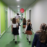 «Не может учиться там, где его друзья»: почему ребенка не взяли в первый класс?