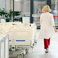 Доплатите и вас вылечат: Минздрав придумал, как сократить очереди больных