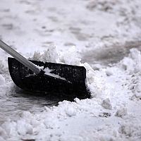 А почему не в Минклимата? Лиепайчане просят министра помочь в борьбе со снегом