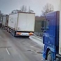 Закрытая граница разозлила перевозчиков: готовы блокировать дороги в Литве