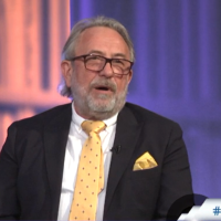 Мы не обязаны радоваться каждому приезжему: Петерис Шмидре о мигрантах