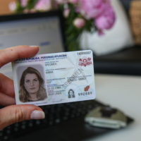 Даже если с чипом проблемы: ID-карта годится для удостоверения личности
