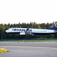 Авиакомпании отменяют рейсы из-за роста цен на топливо