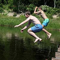 Море пока ледяное: где в Латвии самая тёплая вода