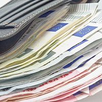 Мертвого мужа деньги. Верховный суд вернул дело о хищении 16 000 евро покойника