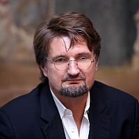 Депутат Стендзениекс: «Если тюрьма — история успеха, вам там и сидеть!» (ВИДЕО)