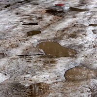 Уже на этой неделе ждите обилия ям на дорогах Латвии: вот где стоит быть осторожнее