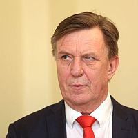 Кучинскис Кулбергсу советов: гнать лишних посетителей, диктовать повестку, не придумывать министерств