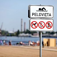 Rīgas peldvietās joprojām ūdens temperatūra būtiski nepaaugstinās