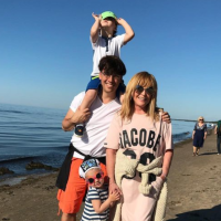 Уже приехали? Галкин «случайно» опубликовал геолокацию из Латвии Уже приехали? Галкин «случайно» опубликовал геолокацию из Латвии