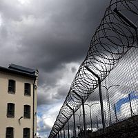 Душил подушкой и бил. Семь лет тюрьмы за попытку изнасилования и убийства