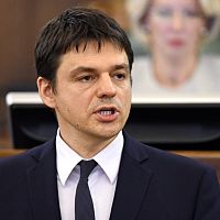 Шноре обещает взяться за вузы жёстко и прекратить поток иностранных студентов в Латвию