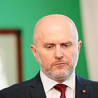 «Оставили после себя помойку»: Эдмунда Зивтиньша вызвали «на ковёр» в Сейм «Оставили после себя помойку»: Эдмунда Зивтиньша вызвали «на ковёр» в Сейм