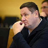 Кто-то недоволен: на долгий больничный Хелманиса пожаловались в Инспекцию здравоохранения Кто-то недоволен: на долгий больничный Хелманиса пожаловались в Инспекцию здравоохранения