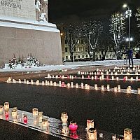 Сожгли храм вместе с находившимися в нём людьми: сегодня в Риге поминают жертв холокоста