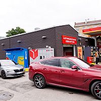 Требуют говорить по-русски! Работники заправок жалуются на хамство клиентов