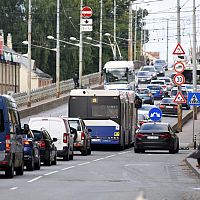 Водители, готовьтесь! Планируется перестройка еще одного моста в Риге