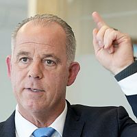 Руссо, давай к нам! Главу Air Canada уволили за незнание госязыка. В airBaltic так не бывает